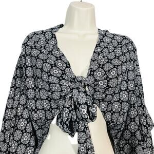 NEW! Lily White Tie Front Crop Blouse Top Shirt Summer Black White - M